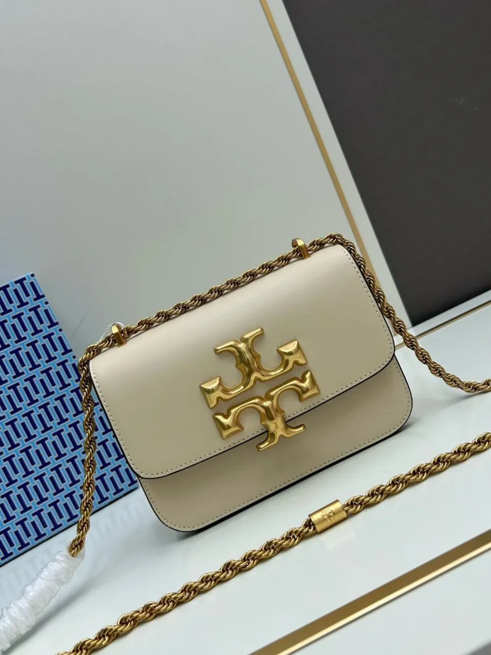 Eleanor Medium Cream Smooth Leather Adjustable Gold Twist Chain Crossbody Bag